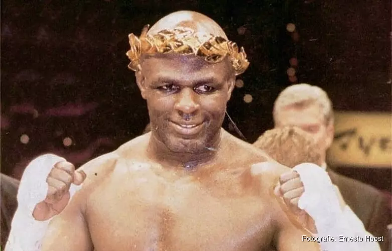 "Mr. Perfect" Ernesto Hoost geeft clinic bij Mejiro Gym Heerhugowaard