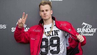 Reloaded part 2: Rapper Sjors bij Marlène tijdens Kermis Heerhugowaard