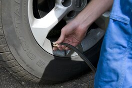 Goedkoper, veiliger én milieuvriendelijker op zomervakantie met de juiste bandenspanning