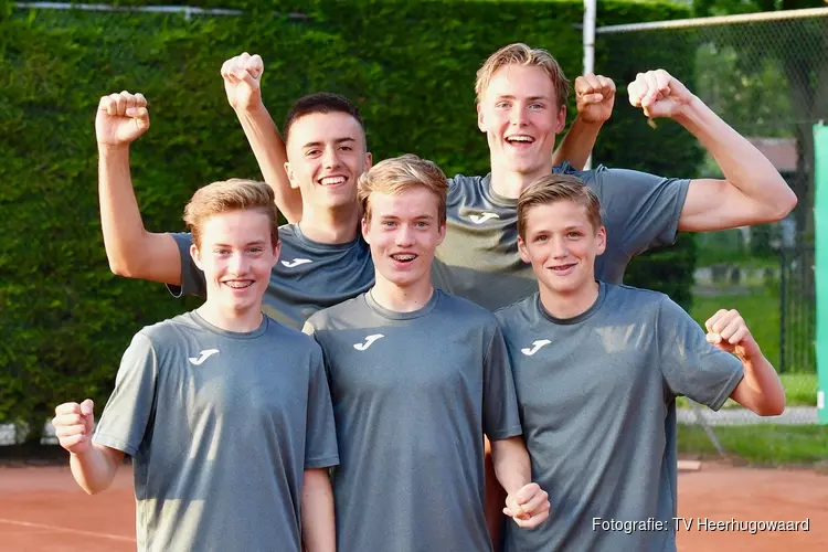 Gebroeders Veenstra doen internationale tenniservaring op