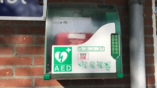 Meerdere levensreddende AED's gestolen in Alkmaar: "Levensgevaarlijk!"