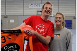 Milan van der Giessen daagt Tess Wester uit, en wint!