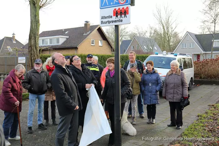 Onthulling 1e bord "Attentie Buurtpreventie"