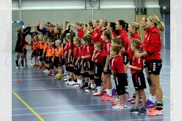 Heerhugowaardse handbalsters hervatten vanavond de competitie
