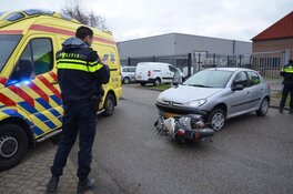 Scooter rijder gewond op Einsteinstraat