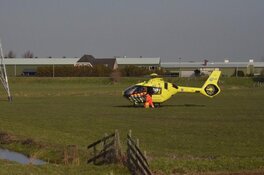 Man van dak zinkende bestelbus Heerhugowaard gered