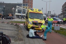 Fietser komt ten val op stationsplein