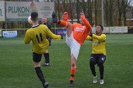 Hugo Boys doet goede zaken in degradatiestrijd