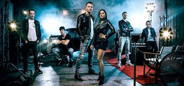 Groot feest op het Raadhuisplein met Koningsnacht & Koningsdag in de feesttent