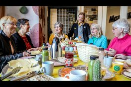 Jumbo Monique Heerhugowaard verwent vaste klanten met Paasbrunch in de winkel