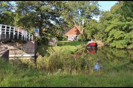Vaartocht langs Langereis-de Leijen-Verlaat, bezoek aan diverse stolpen en een wandeling