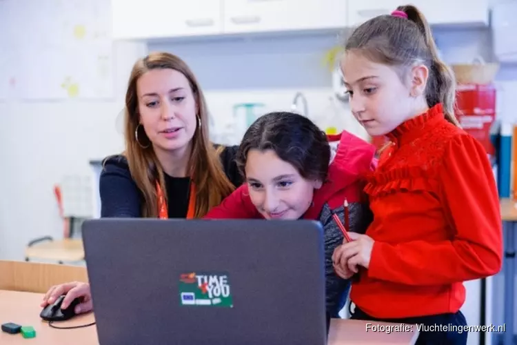 VluchtelingenWerk zoekt dringend vrijwilligers voor activiteiten voor vluchtelingkinderen op het azc in Heerhugowaard