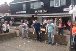 Marlene druk in de voorbereiding voor kermis "KUBBEN" op zondag 16 juni