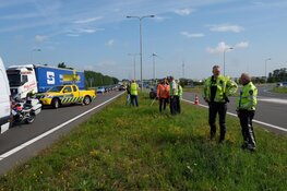 Aanhanger schiet los op N242