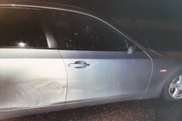 Beschadigde auto achter gelaten op Oosttangent