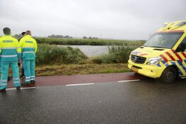 Auto te water in Oterleek