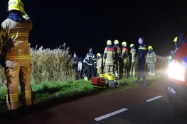 Auto te water in Oterleek, persoon overleden