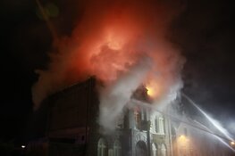 Grote brand in voormalig gemeentehuis in Obdam