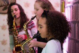 Leerlingen Cool in de spotlights tijdens Winter Wonder Walk
