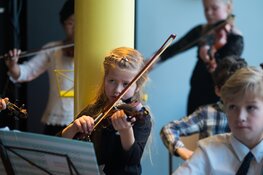 Leerlingen Cool in de spotlights tijdens Winter Wonder Walk