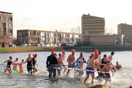 Ben jij erbij? De Nieuwjaarsduik aan het Strand van Luna