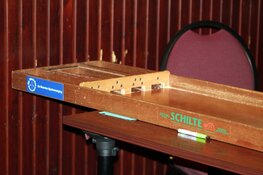 90-jarige Toos Nijman geniet wekelijks bij Waardse Sjoelvereniging