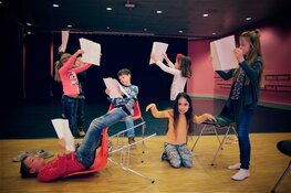 Reis mee door de ruimte in de Theaterklas bij Cool kunst en cultuur