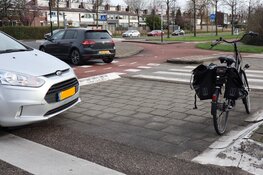 Fietsster aangereden op rotonde Middenweg