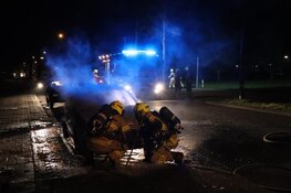 Autobrand Van Veenweg, politie onderzoekt brandstichting