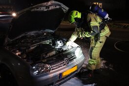 Autobrand Van Veenweg, politie onderzoekt brandstichting