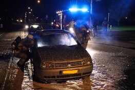Autobrand Van Veenweg, politie onderzoekt brandstichting