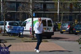 Zanger Joost de Vries verrast bewoners De Raatstede