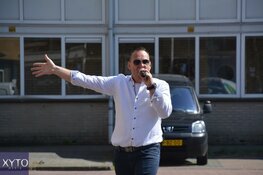 Zanger Joost de Vries verrast bewoners De Raatstede