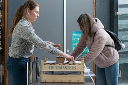 Wonen Plus Welzijn brengt op Bevrijdingsdag 1700 oranje gebakjes bij cliënten