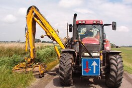 Maaien wegbermen voor verkeersveiligheid