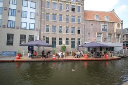 21 meter lang drijvend terras geopend in Alkmaar