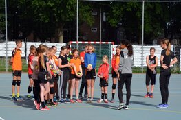 Wereldkampioenen laten handbaljeugd A&O genieten