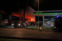 Opnieuw grote brand in Alkmaar, nu op bedrijventerrein Beverkoog