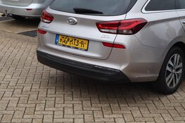 Bromfietsbestuurster gewond in Heerhugowaard