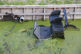 Heftruck valt om bij redding van paard uit sloot in Heerhugowaard