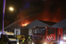 Grote brand bij bedrijf aan Stevinstraat Heerhugowaard