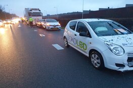 Botsing met vier auto's op de N245 in Alkmaar