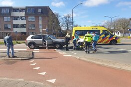 Fietser komt met de schrik vrij na aanrijding