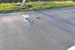 Auto te water langs N242 in Heerhugowaard