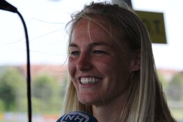 Stefanie van der Gragt verlengt contract bij Ajax