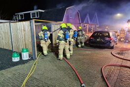 Meerdere eenheden ter plaatse bij woningbrand aan Melkpad in Zuid-Scharwoude