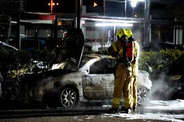 Auto door brand verwoest bij bedrijf in Heerhugowaard