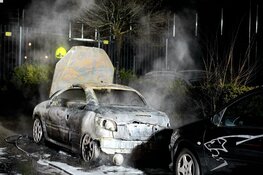 Auto door brand verwoest bij bedrijf in Heerhugowaard