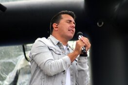 Meezingfestijn Zomertoer Heerhugowaard druk en gezellig ondanks afwezigheid Mart Hoogkamer