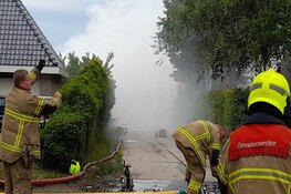 Veel rookontwikkeling bij hooibrand aan Middenweg in Heerhugowaard